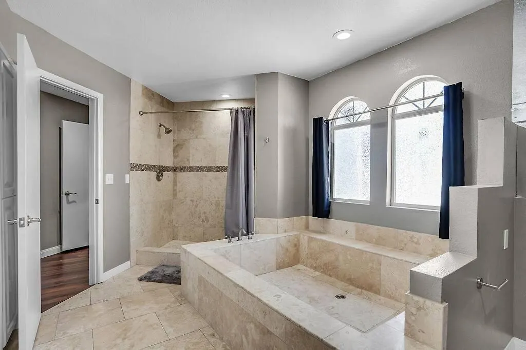 Grand Casa 7 Bdr/4 Ba 15 Beds Sleeps Up To 24 Villa Las Vegas