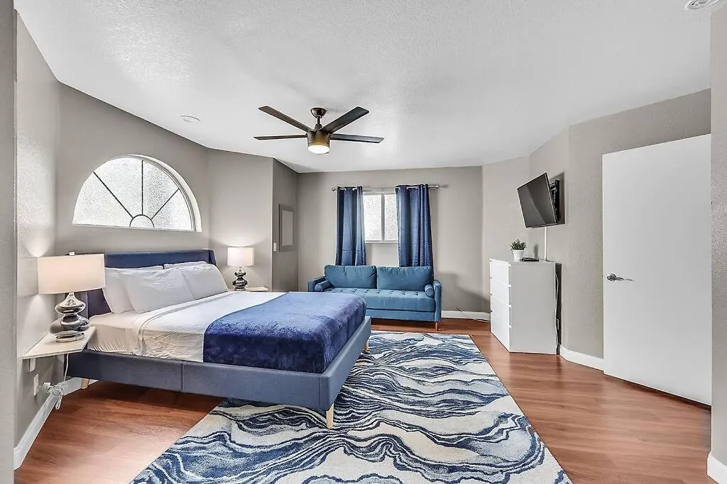 Grand Casa 7 Bdr/4 Ba 15 Beds Sleeps Up To 24 Villa Las Vegas