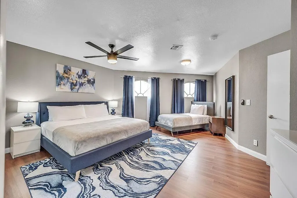 Grand Casa 7 Bdr/4 Ba 15 Beds Sleeps Up To 24 Villa Las Vegas