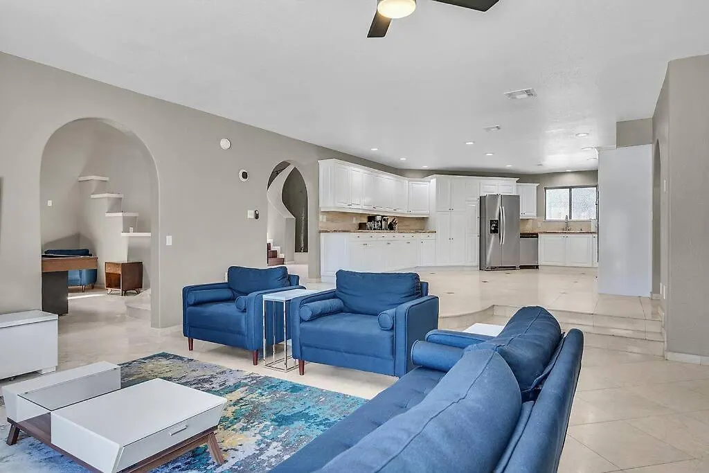 Vila Grand Casa 7 Bdr/4 Ba 15 Beds Sleeps Up To 24 Las Vegas 0*,  USA